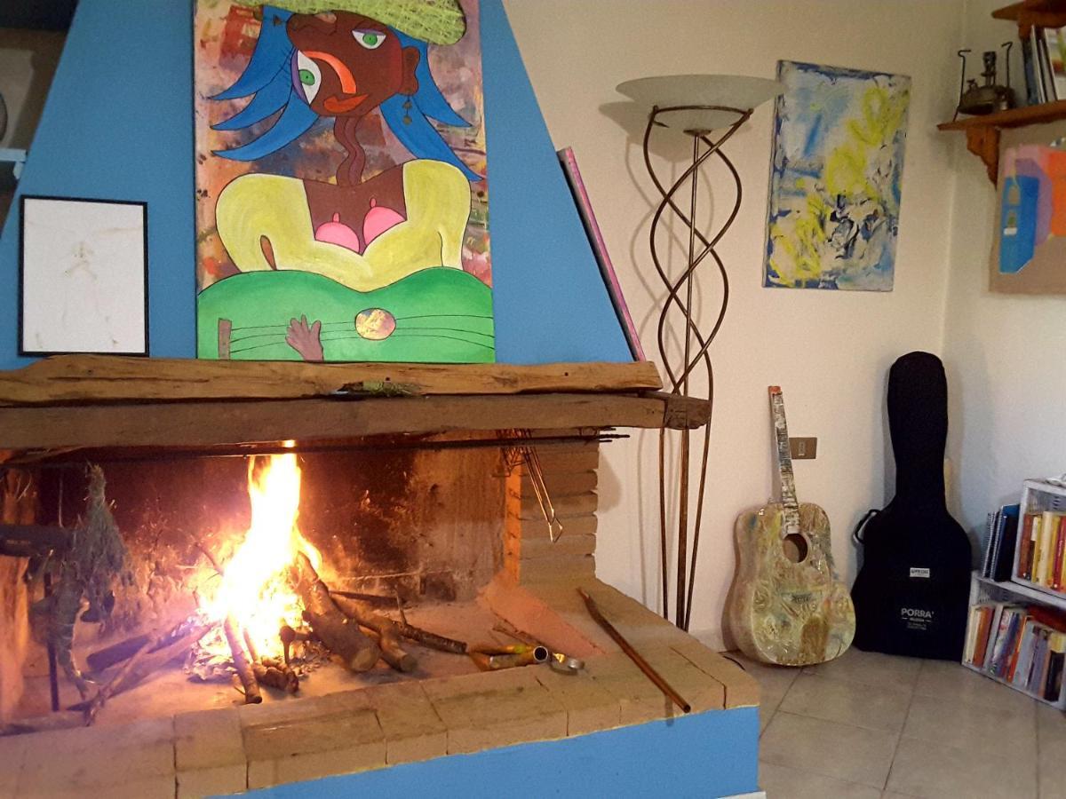 Apartment Artist's *
