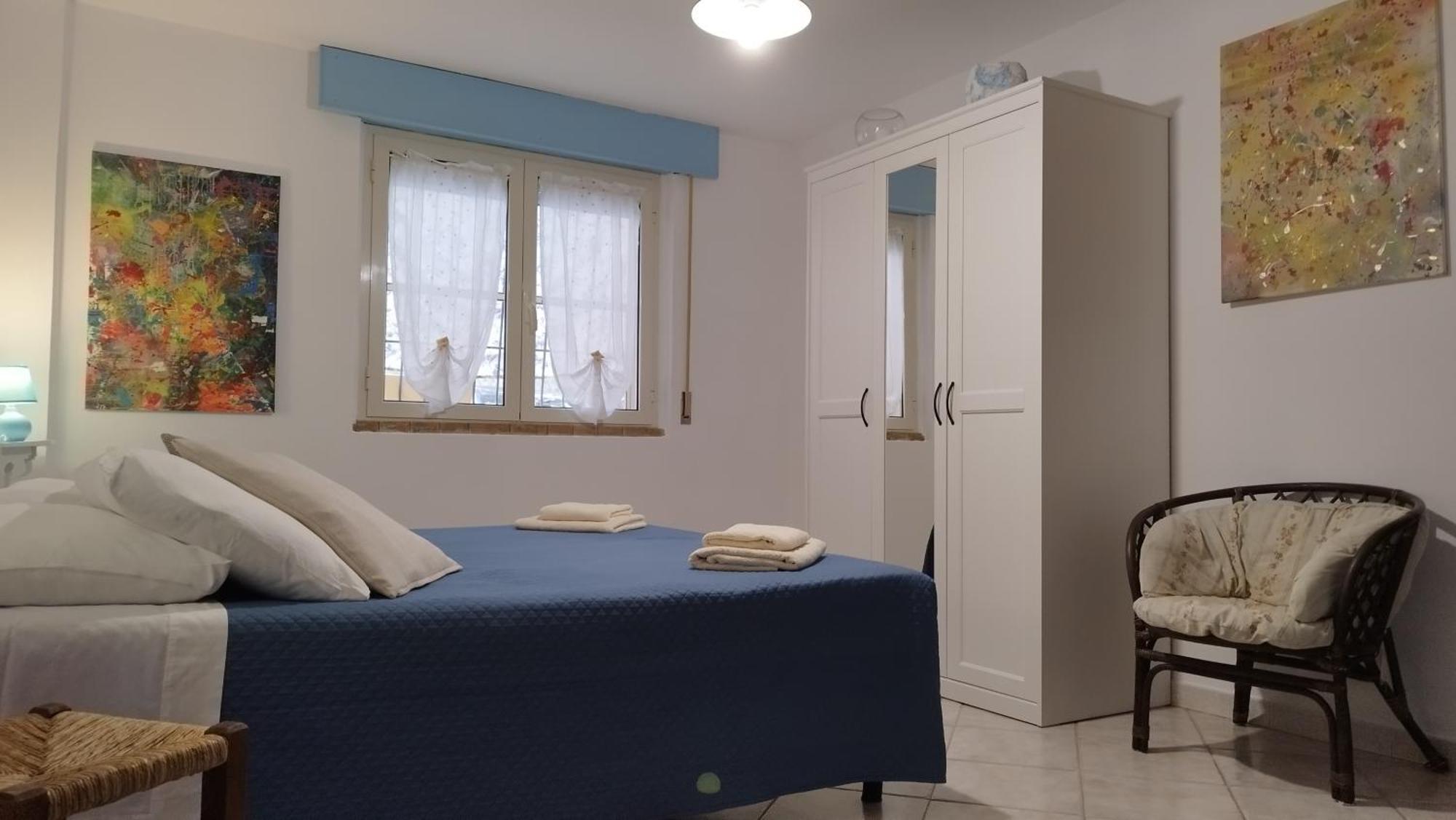 Apartment Artist's *